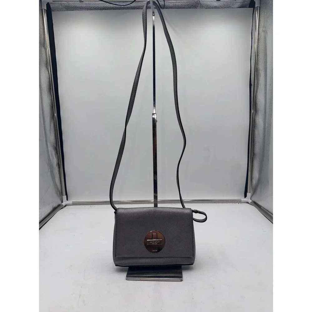 Kate Spade Metallic Gray Crossbody Bag with Turn-Lock Closure. Pre Loved